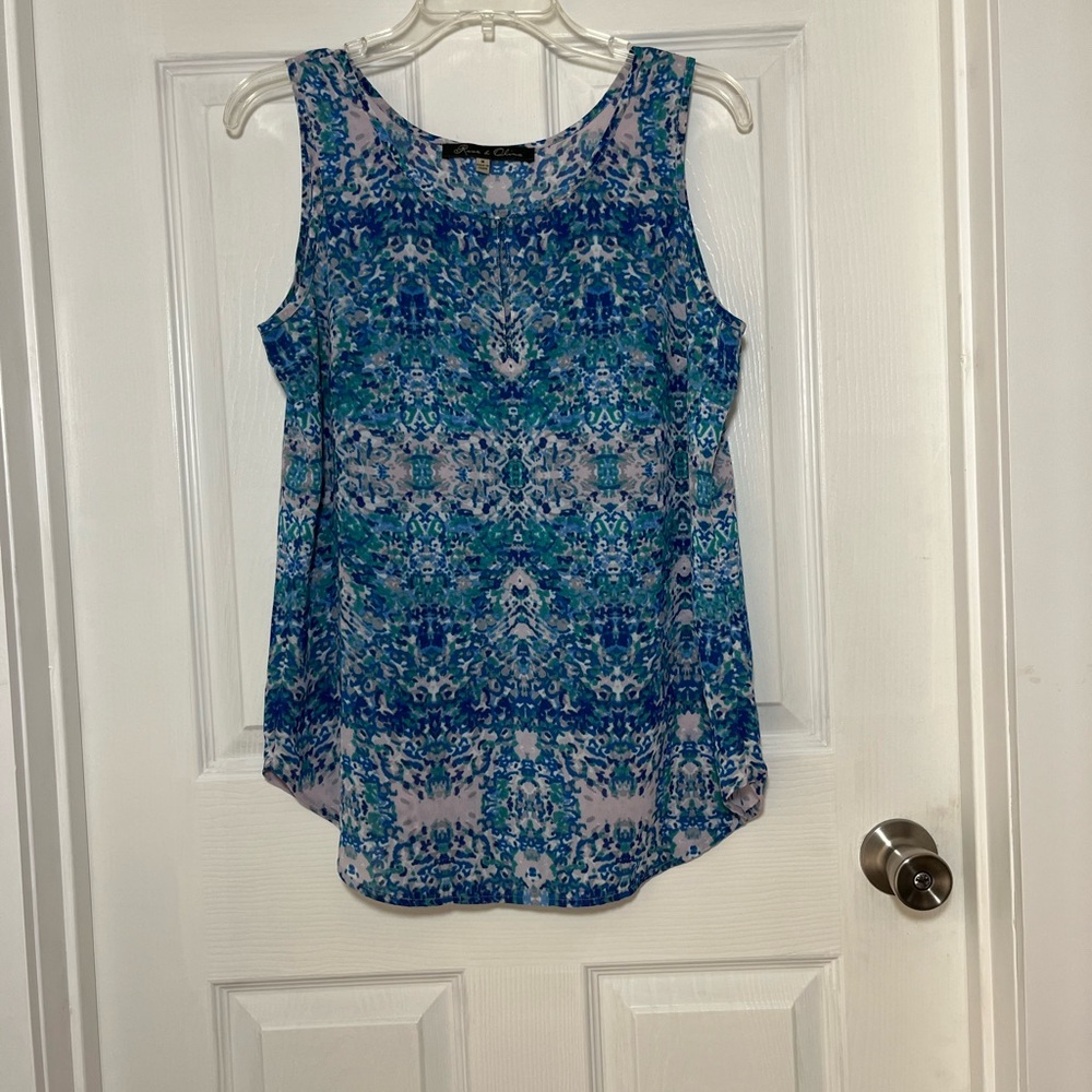 Rose & Olive Blue and White Patterned Sleeveless Blouse